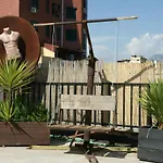 Auberge de jeunesse Albania *